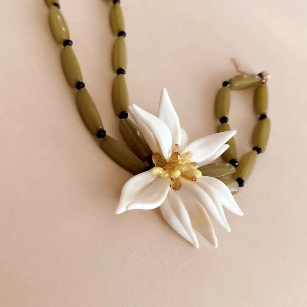 Flower statement necklace  S835